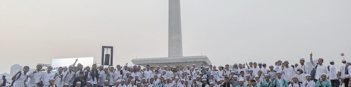 6.000 Santriwan/Santriwati Pondok Pesantren Nurul Iman Ikuti Zikir dan Doa Kebangsaan di Monas