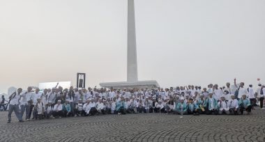 6.000 Santriwan/Santriwati Pondok Pesantren Nurul Iman Ikuti Zikir dan Doa Kebangsaan di Monas